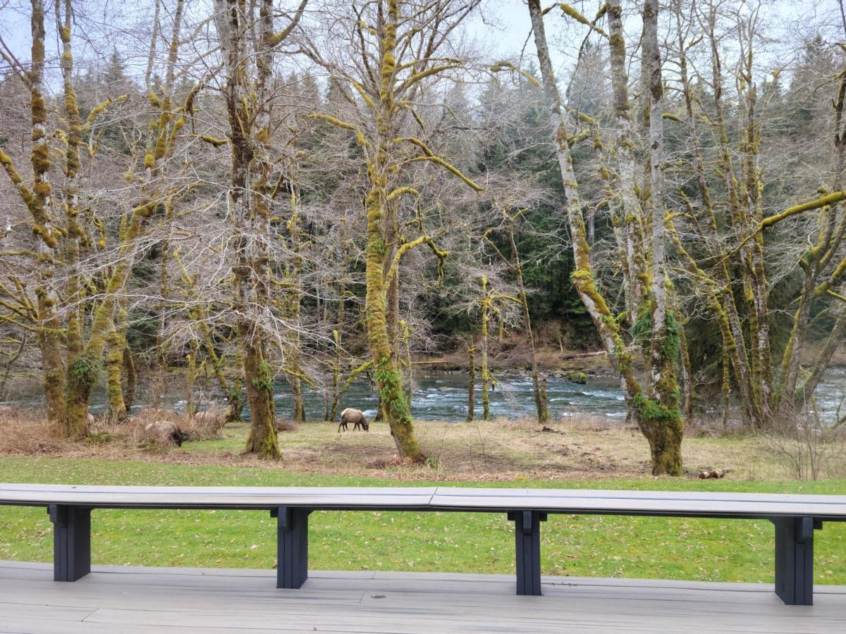 A Relaxing Getaway-a Backwoods Solduc River Holiday home Beaver