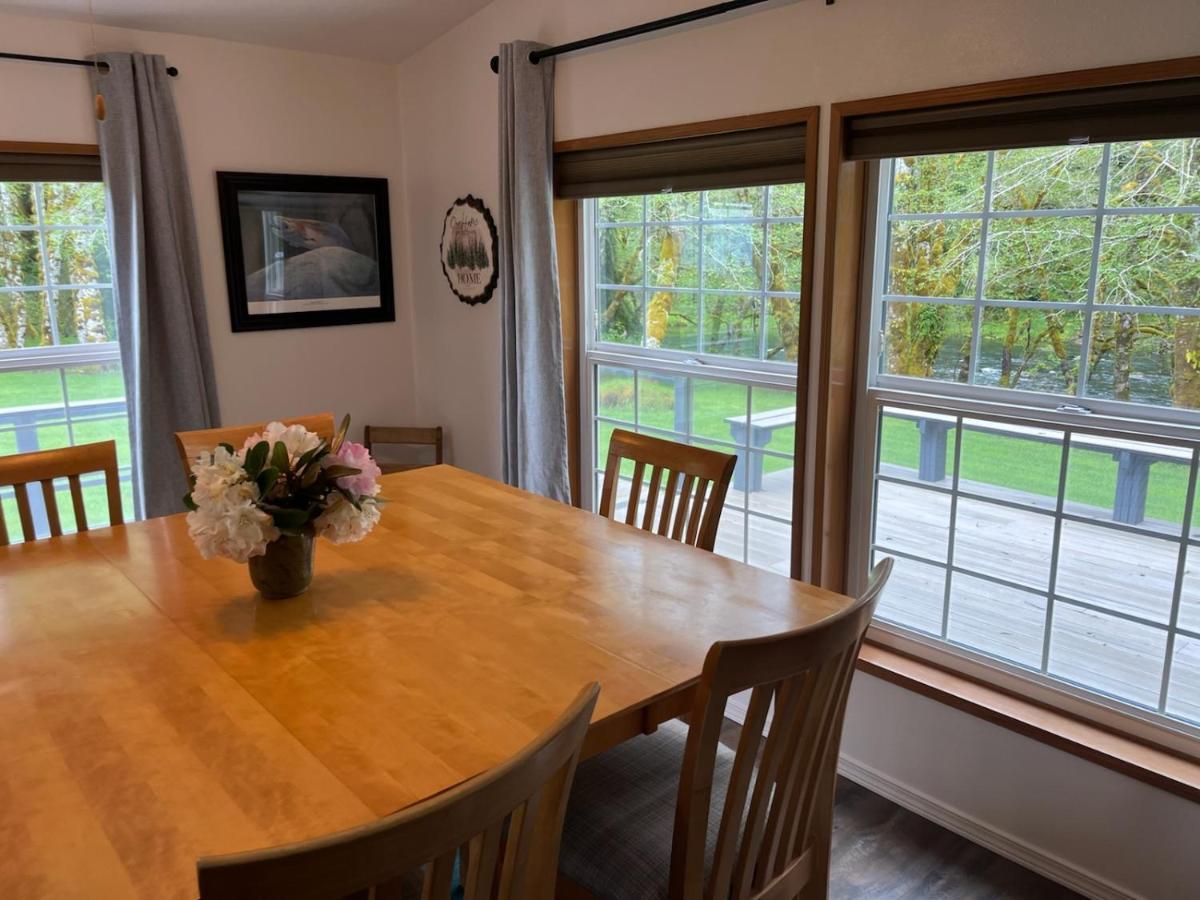 Holiday home A Relaxing Getaway-a Backwoods Solduc River *